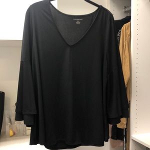Used Black Quarter Sleeve Flow Top